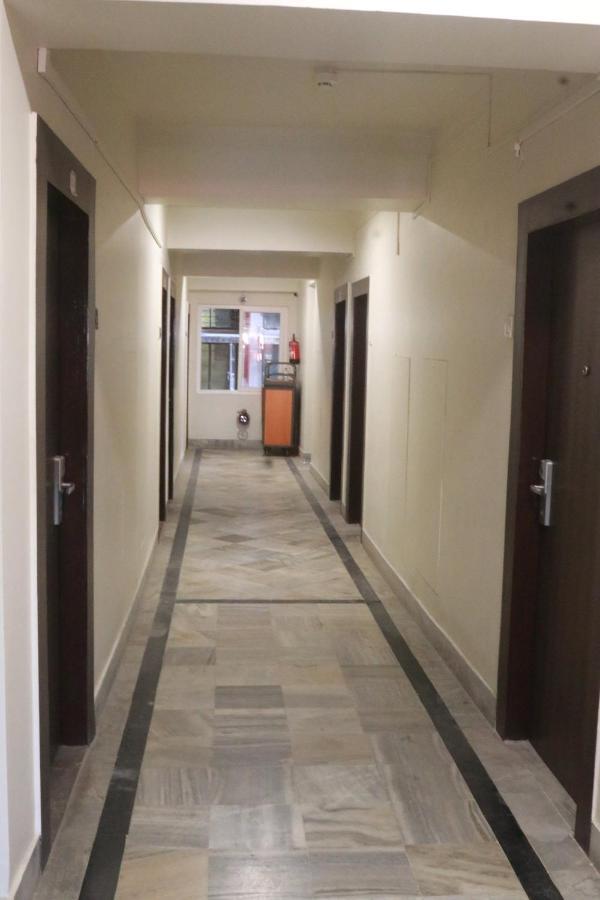 Capital O 14995 Hotel Starline Paltan Bazar Гувахати Экстерьер фото